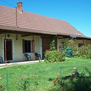 Gîte de groupe - au bas de l'étang - COSGES