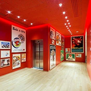 La Vache qui rit fait sa pub - LONS-LE-SAUNIER