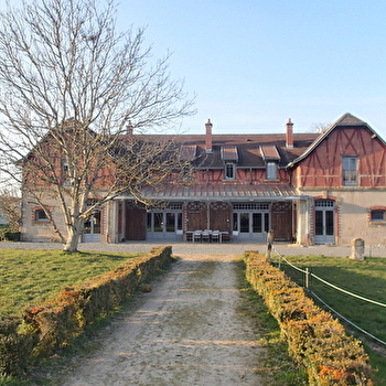 Gîte de groupe , le Haras d'Ettevaux - POIL