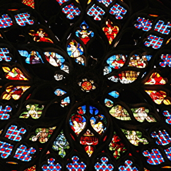 Visite scolaire : La magie des vitraux de la cathédrale - SENS