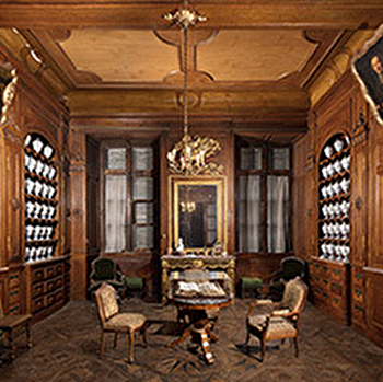 Visites guidées de la vieille ville de Lons, des apothicaireries de l'hôtel-dieu, du théâtre, du musée Rouget de Lisle - LONS-LE-SAUNIER