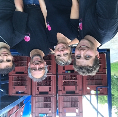 Visite 'Cassis & Héritage : 7 générations de passion au cœur des Hautes-Côtes'